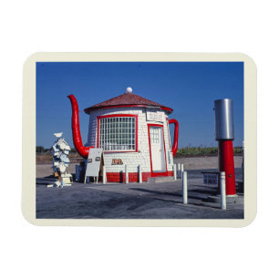 Tekanna Dome gas station, Zillah, Washington Retro Magnet