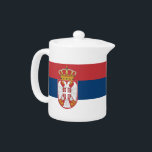 Tekanna med flagga Serbien<br><div class="desc">Lägg till ett litet serbiskt pride till din tetid med den här elegant tekannan med Serbiens flagga! Designad för både funktion och nationellt pride visar denna tekanna i snyggt det vibrerande färg och emblemet i det serbiska flagga, skapar det som ett meningsfullt och öga-fångande tillskott till alla kök- eller matsalar....</div>