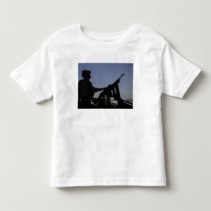 Tekniker som bemannar M240 maskin i Irak T-shirt