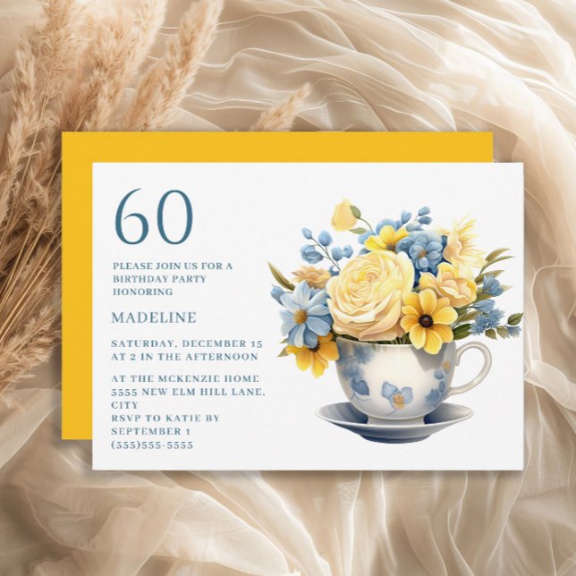 Tekopp Gult Blåa blommor 60:e födelsedagen Inbjudningar (Blue teacup and yellow flowers 60th birthday party invitation)