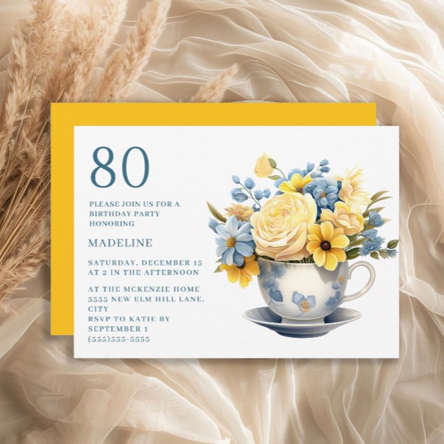 Tekopp Gult Blåa blommor 80:e födelsedagen Inbjudningar (Blue teacup and yellow flowers 80th birthday invitation)