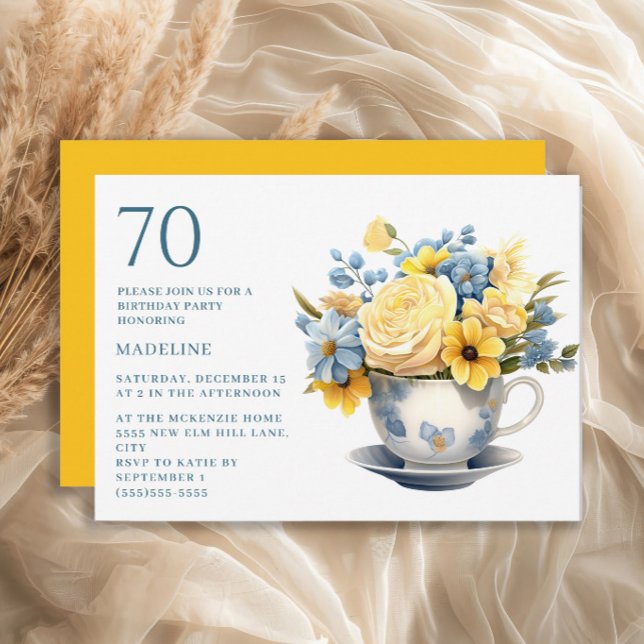 Tekoppar Gula Blåa Blommor 70-årsdag  Inbjudningar (Blue teacup and yellow flowers 70th birthday party invitation)