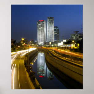 Tel Aviv står hög nattfotoet Poster