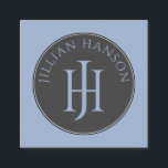 Telefonkortet Grönt för konstnärlig monogramsförsä Fyrkantigt Visitkort<br><div class="desc">Ett enkelt unikt dekorativt monogram med staplad typografi i ett unikt format på ett kvadratiskt kort för grönten. För nätverk och nya bekantskap. Gör ett intryck med din egen typografiska logotyp. Använda den enkla designen verktyg om du vill ändra typsnitt eller färg i bakgrunden.</div>