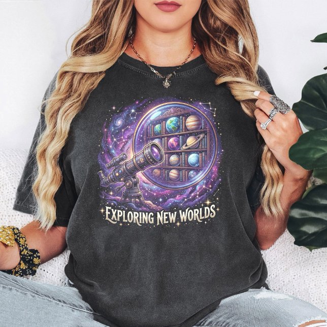 Teleskop & Planeter Kosmiska Bibliotek T Shirt (Skapare uppladdad)