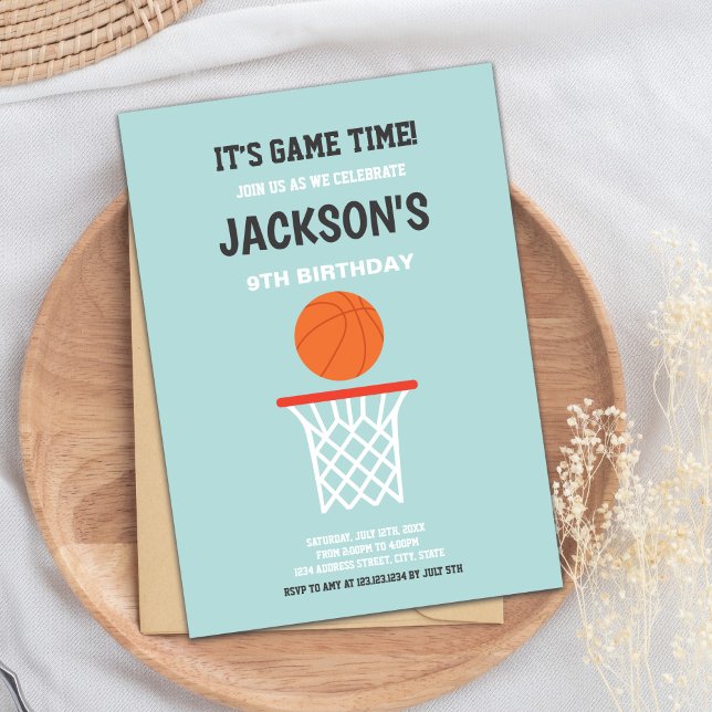 Tema för ljusa bakgrundsportar inbjudningar (Green Light Background Basketball Invitations)