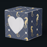 Tema för vintage Nautical Blue och Guld Seahorse Presentaskar<br><div class="desc">Favoritlådor med en gyllene vintage sjövägen med blå pärllattice mönster och guld.</div>