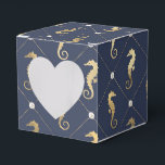 Tema för vintage Nautical Blue och Guld Seahorse Presentaskar<br><div class="desc">Favoritlådor med en gyllene vintage sjövägen med blå pärllattice mönster och guld.</div>