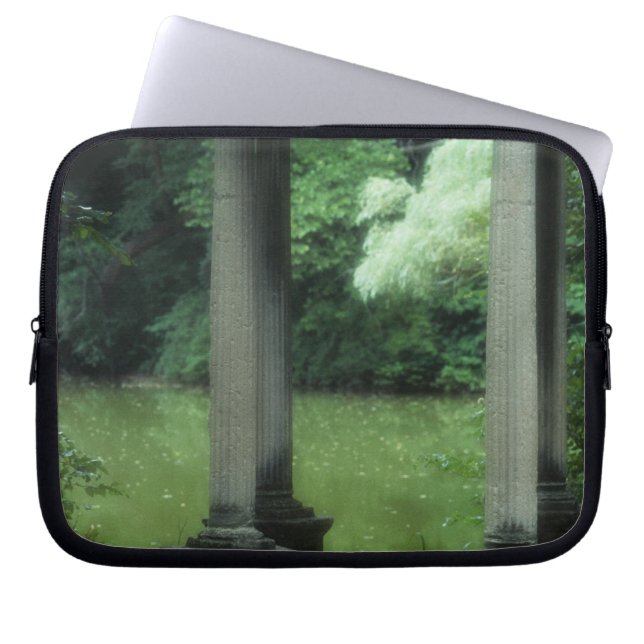 Tempel av kärlek på de gammala Westbury Laptop Fodral (Framsidan)