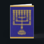 Temple Menorah-hälsningskort Helgkort<br><div class="desc">Det här hälsningskortet innehåller en utskrift av en originalbroderie från Lampstand (menorah) som finns i det gamla Temple i Jerusalem. Inbäddad i broderiutformningen är text i Hebrew brev, från utvandring 25:35, som beskriver hur Templekonstnärer formar Lampstand. Intäkter från försäljning av detta kort gynnar Fabrangen havurah i Washington, DC. Blackwork embroidery...</div>