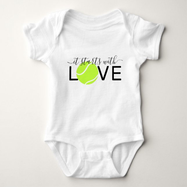 Tennis Baby startar med Kärlek tennis Player T Shirt (Framsida)