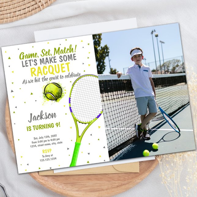 Tennis Birthday-inbjudningar med foto Inbjudningar (Gray Light Green Tennis Birthday Invitations photo)