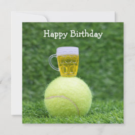 Tennis boll med öl på gröntens gräsfödelsedag kort