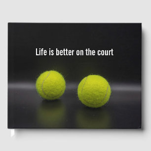 Tennis boll om mörkt bakgrundsliv i domstol gästböcker