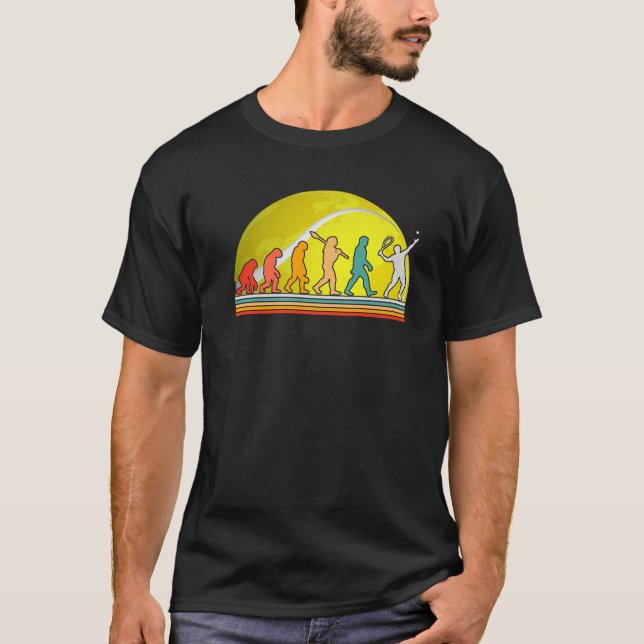 Tennis Court human Evolution Player Clay Court Fun T Shirt (Framsida)