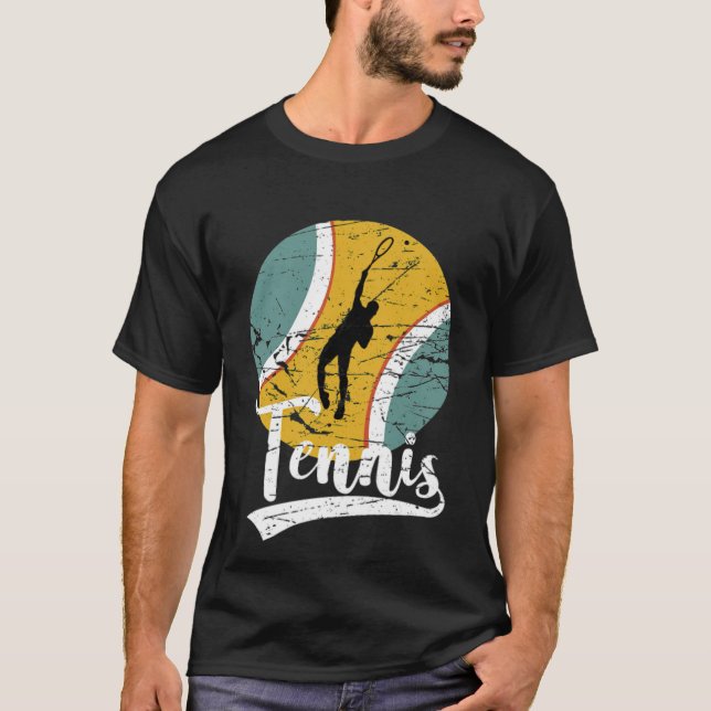 Tennis Evolution Coach Tennis Player Manar hobby n T Shirt (Framsida)