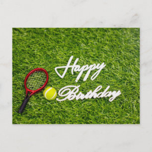 Tennis-födelsedagskort med racket och boll på grön vykort