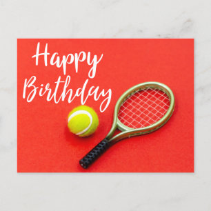 Tennis Glad födelsedag med racket och boll på rött Vykort