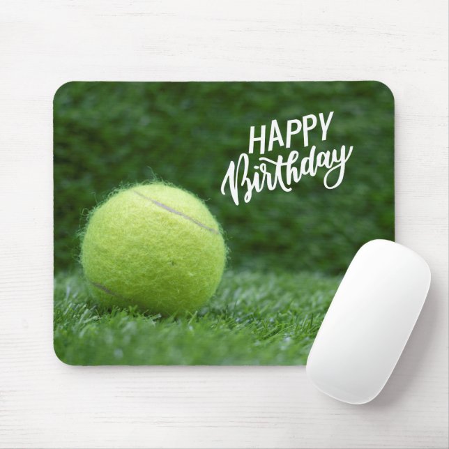 Tennis Grattis på födelsedagen med boll på grönt g Musmatta (Med mus)