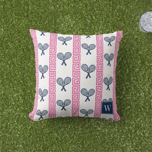 Tennis Greek Key Stripe - Navy & Hot Pink Monogram Kudde (Gräs)