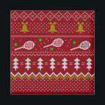 Tennis jul Sweater Knkunnig Mönster Red Julafton Magnet<br><div class="desc">Varma och mysiga vinterdagar och vinternätter illustrerar på ett sätt som ger en klassisk, ful julsvett med tennisracketar och grönt tennis bollar, jingle klockor, fir träd och snöflingor. Minimalistisk festiv mönster-svettare i Julafton i ljusblått och vitt för tennisspelare. Tunnnis Jul mönster svettare. Tennis Julafton design. Skandi tennis jul Noel-presenter. Nordiska...</div>