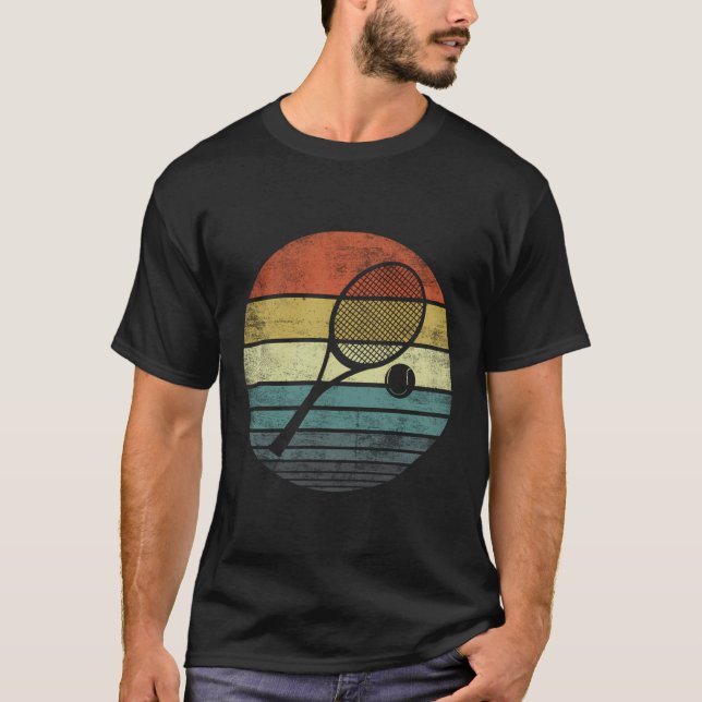 Tennis Player Gifts Retro Sunset Tennis Racquet Ba T Shirt (Framsida)