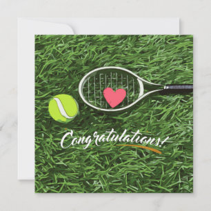 Tennis racket och boll med kärlek grattisar