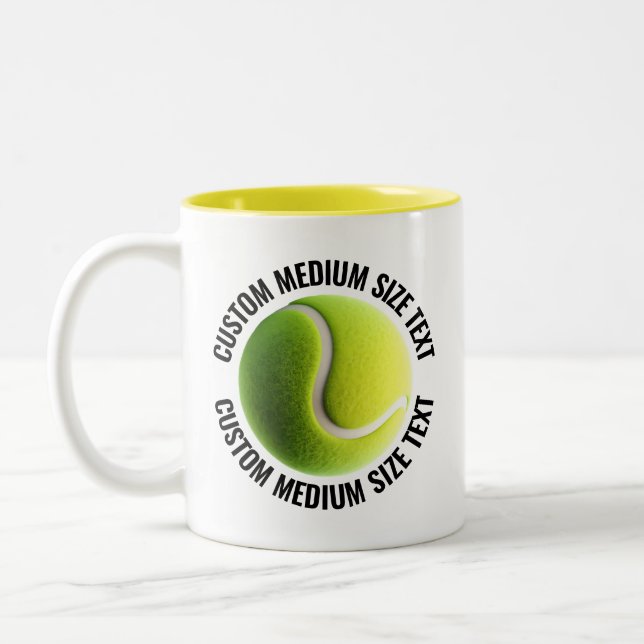 Tennisboll & Medium Text GUL 11oz Anpassad Två-Tonad Mugg (Vänster)