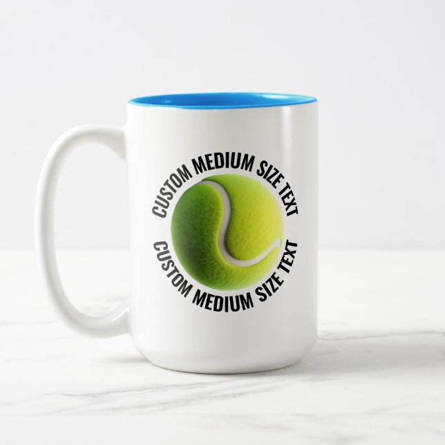 Tennisboll & Medium Text LJUSBLÅ 425g Custom Två-Tonad Mugg (Vänster)