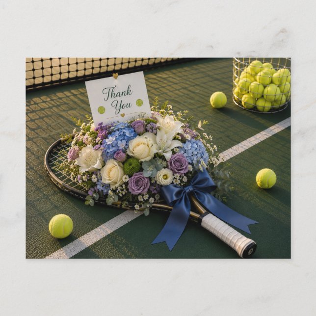 Tennisracket och blommor på banan  vykort (Framsida)