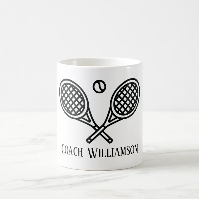 Tennistemakan Coach Monogrammed Namn Kaffemugg (Center)