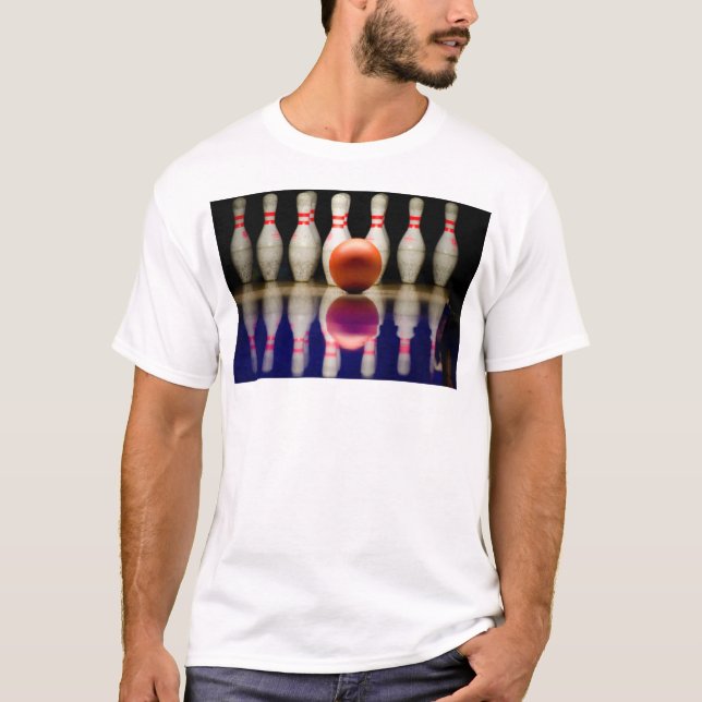 Tenpin Bowling Strike. T Shirt (Framsida)