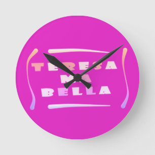 Teresa Bella tillverkad av färg CHARM Bang Rund Klocka