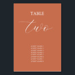 Terracotta Elegant Script Calligraphy Bröllop Bordsnummer<br><div class="desc">Ett vackert designläge med elegant-skript kalligrafi-typografi på en terracotta bränd bakgrund av orangen. Perfekt för alla som kärlek modernt minimalistiskt utformar. Ett kort för snyggt och trendig bröllop-bordsnummer med klassiskt inslag. Det finns också möjlighet att matcha bröllopsinbjudningar och andra artiklar i kontorsartiklar. Anpassa antalet och köp varje bord individuellt beroende...</div>