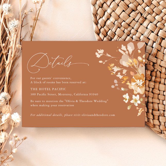 Terracotta Floral Elegant Wedding Details Hotel Tilläggskort (Elegant terracotta floral wedding details card with hotel accommodation information neutral)