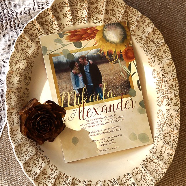 Terracotta Kung Proteas Eucalyptus Grönt Fall Inbjudningar (Fall Wedding Invitation with Gold Photo Frame and Orange, Gold, Sage Green Fall Plants)