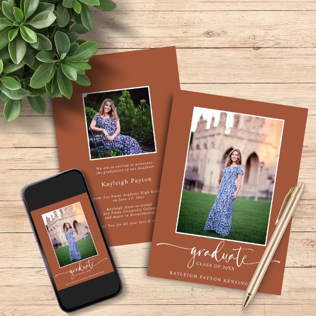 Terracotta Modern Elegant Script Studenten Photo Meddelande (Terracotta Modern Elegant Script Graduation Photo Announcement withe Instant Digital Download)