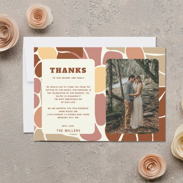 Terracotta Retro Groovy Boho Bröllop Tack Vykort (Terracotta Retro Groovy Boho Wedding Thank You Postcard)
