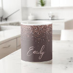 Terracotta Ro Guld -  Rosa Glitter Gnistra Kaffemugg<br><div class="desc">Terracotta och Ro Guld -  Rosa Gnistra Glitter Brushed Metall Monogram Namn och första kaffet Kopp eller Mugg eller. Det gör perfekten söt 16-årsjubileum,  bröllop,  möhippa,  årsdag,  babydusch eller bachelorette-fest för någon som glam lyxen och chic stilar i kärlek.</div>