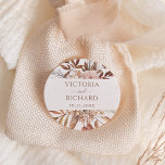 Terracotta Rust Flowers Boho Fall Foliage Bröllop Runt Klistermärke<br><div class="desc">Moderna bohemiska bröllopsmärken i stil med vattenfärgade blommor och höst löv i jordnära toner som rostbrunt,  brinnande orange och terracotta. Valet av perfekt för bröllop under hösten.</div>
