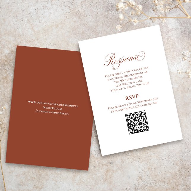 Terracotta Script Wedding RSVP QR Code Tilläggskort (Elegant terracotta RSVP QR code card with modern script for easy online wedding replies)