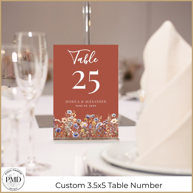 Terracotta Wildblommes Elegant Script Bröllop Bordsnummer (Terracotta Wildflowers Elegant Script 3.5x5 Wedding Table Number with Couple Names, Date.)