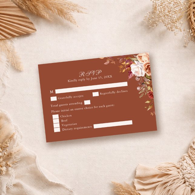 Terrakotta Blommig Bröllops-Svarskort Höst Boho OSA Kort (Terracotta Burnt Orange Floral Wedding RSVP Card on a neutral boho table)