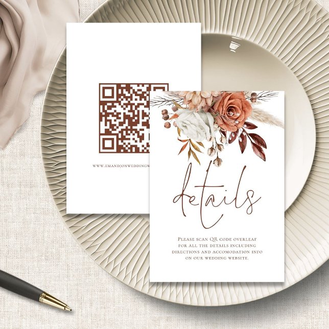Terrakotta Blommor Skript QR-kod Bröllopsdetaljer Tilläggskort (front and back view)