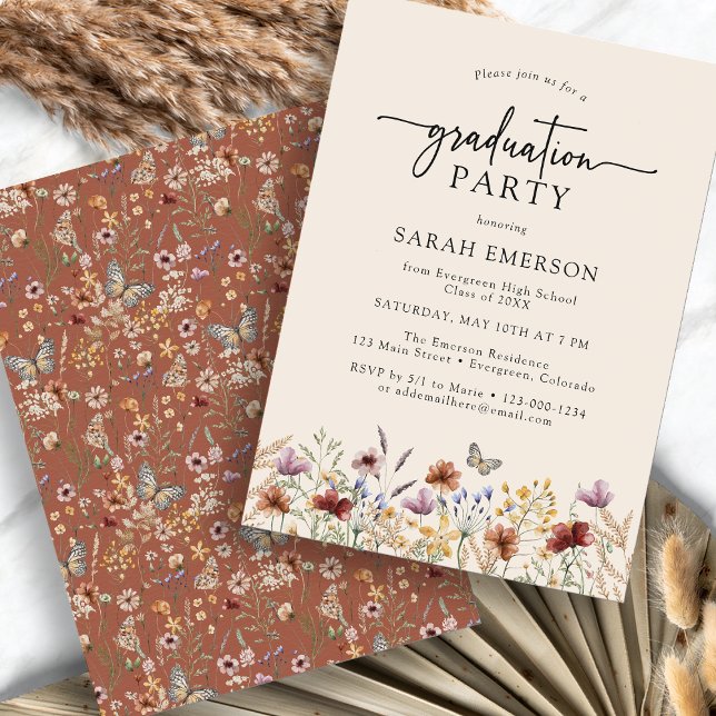 Terrakotta Boho Examen Inbjudningar (Terracotta Boho Floral Graduation Invitation with Butterfly by Painted Paperie
)