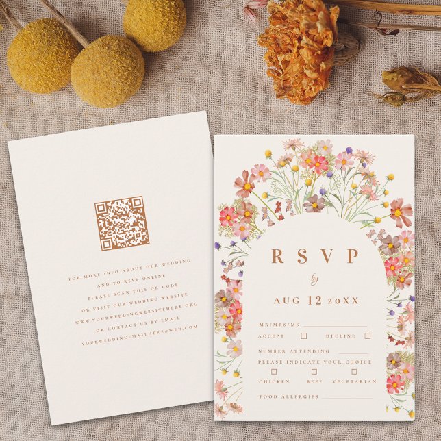 Terrakotta Boho Höst Blommiga Måltidsalternativ OSA Kort (Boho fall Wildflower floral arch Wedding rsvp QR code card in terracotta burnt orange beige brown)