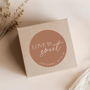 Terrakotta Love is Sweet Bröllopsgåva Runt Klistermärke