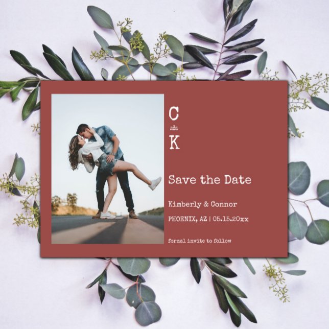 Terrakotta Minimalistisk Monogram Fotografi Spara Datumet (Terracotta Minimalist Monogram Photo Save the Date)