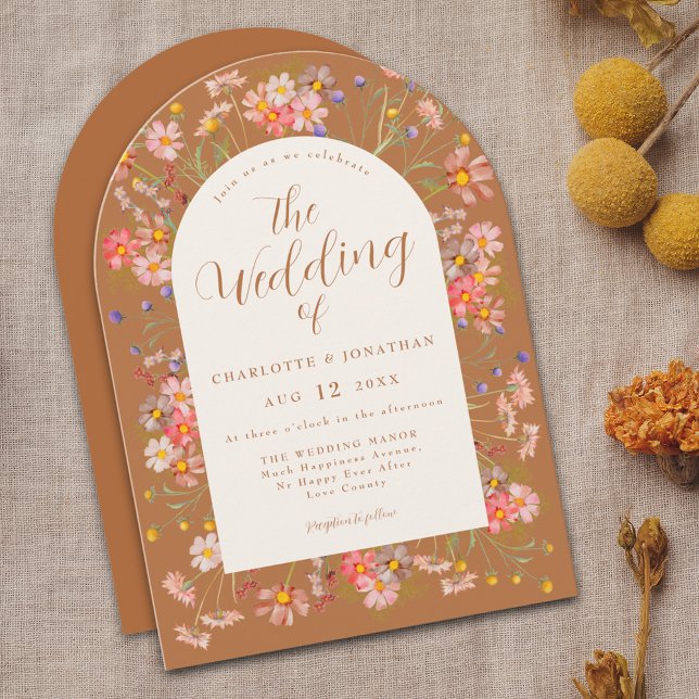 Terrakotta Vildblomma Höstbröllop Inbjudningar (Boho fall wildflower arch elegant script terracotta burnt orange wedding invitation )