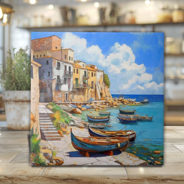 Terrasini Sicilien Kakelkonst – Fiskebåtar & Klipp Kakelplatta (Colorful ceramic tile art of Terrasini Sicily with fishing boats and cliffside village under blue sk)